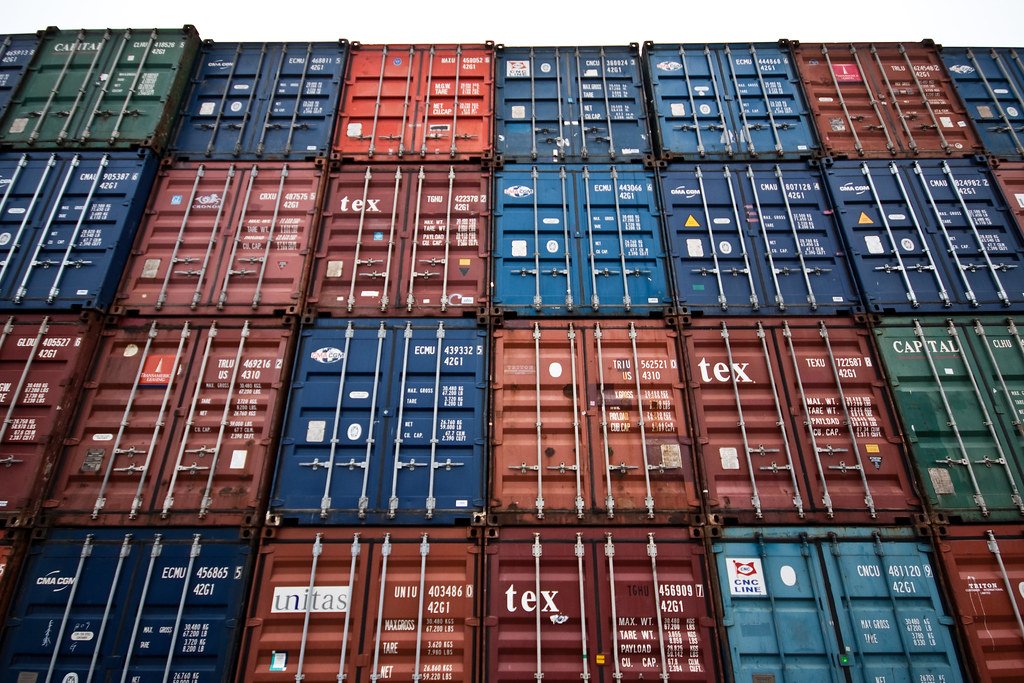 货运物流 - Multicolored containers